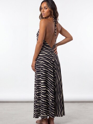 Robe d’été 'Jungle Bloom' Shop Karey en noir