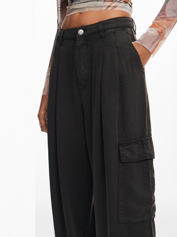 Wide leg Pantaloni cargo di Desigual in nero