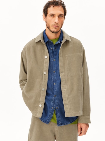 ARMEDANGELS Between-Season Jacket in Green: front
