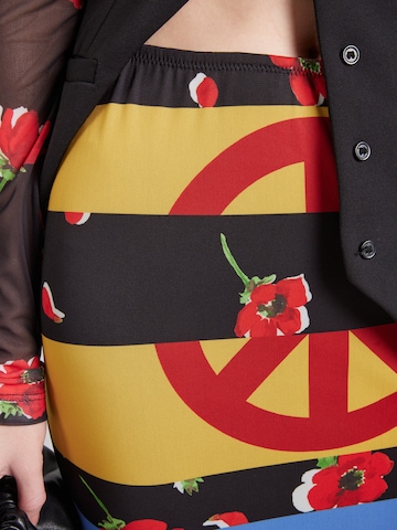 Fustă de la Moschino Jeans pe mai multe culori
