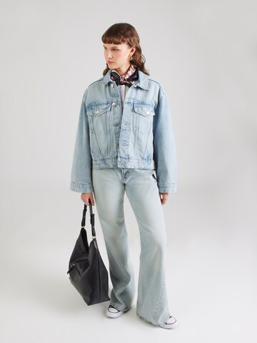 Monki Jacke in Blau