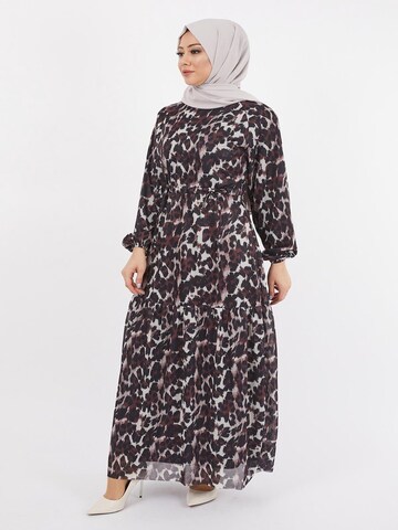 MODAMIHRAM Dress in Red