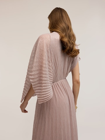 Robe de soirée MOTIVI en rose