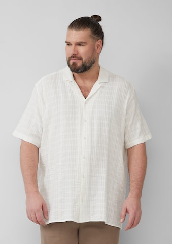 s.Oliver Comfort fit Button Up Shirt in White: front