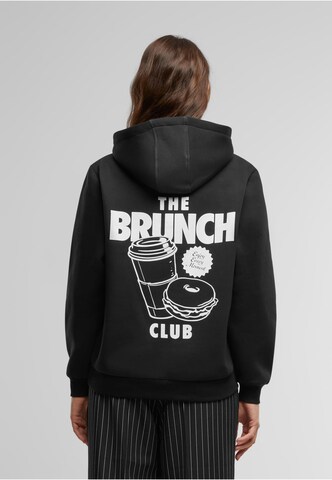 Miss Tee Sweatshirt 'The Brunch Club' i svart: framsida