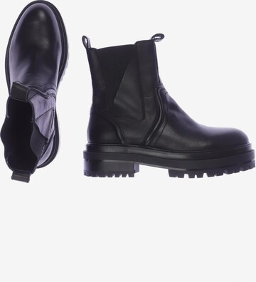 TOPSHOP Dress Boots in 39 in Black: front