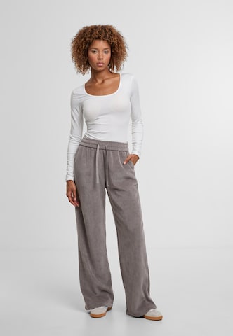 T-shirt Urban Classics en blanc