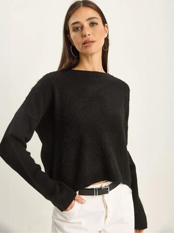 Pullover di Bianco Lucci in nero: frontale