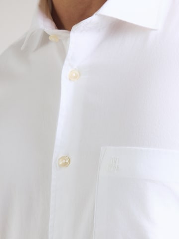 Marc O'Polo Средняя посадка Рубашка в Белый