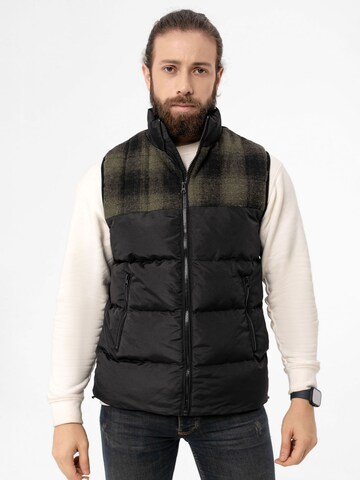 Daniel Hills Vest in Black: front