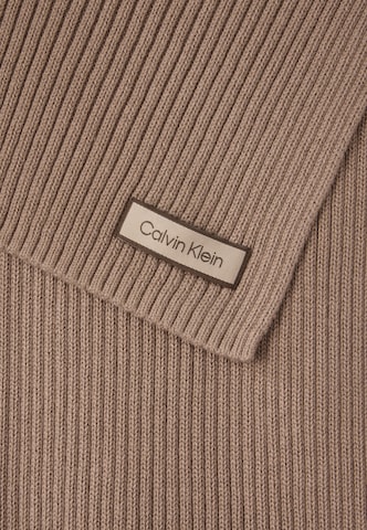 Calvin Klein Kaulaliina värissä ruskea