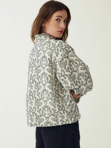 Noella Välikausitakki ' N-Mariam Jacket ' värissä valkoinen