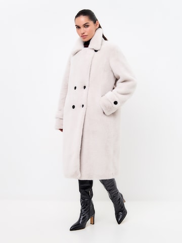 CESARE GASPARI Winter coat in Beige