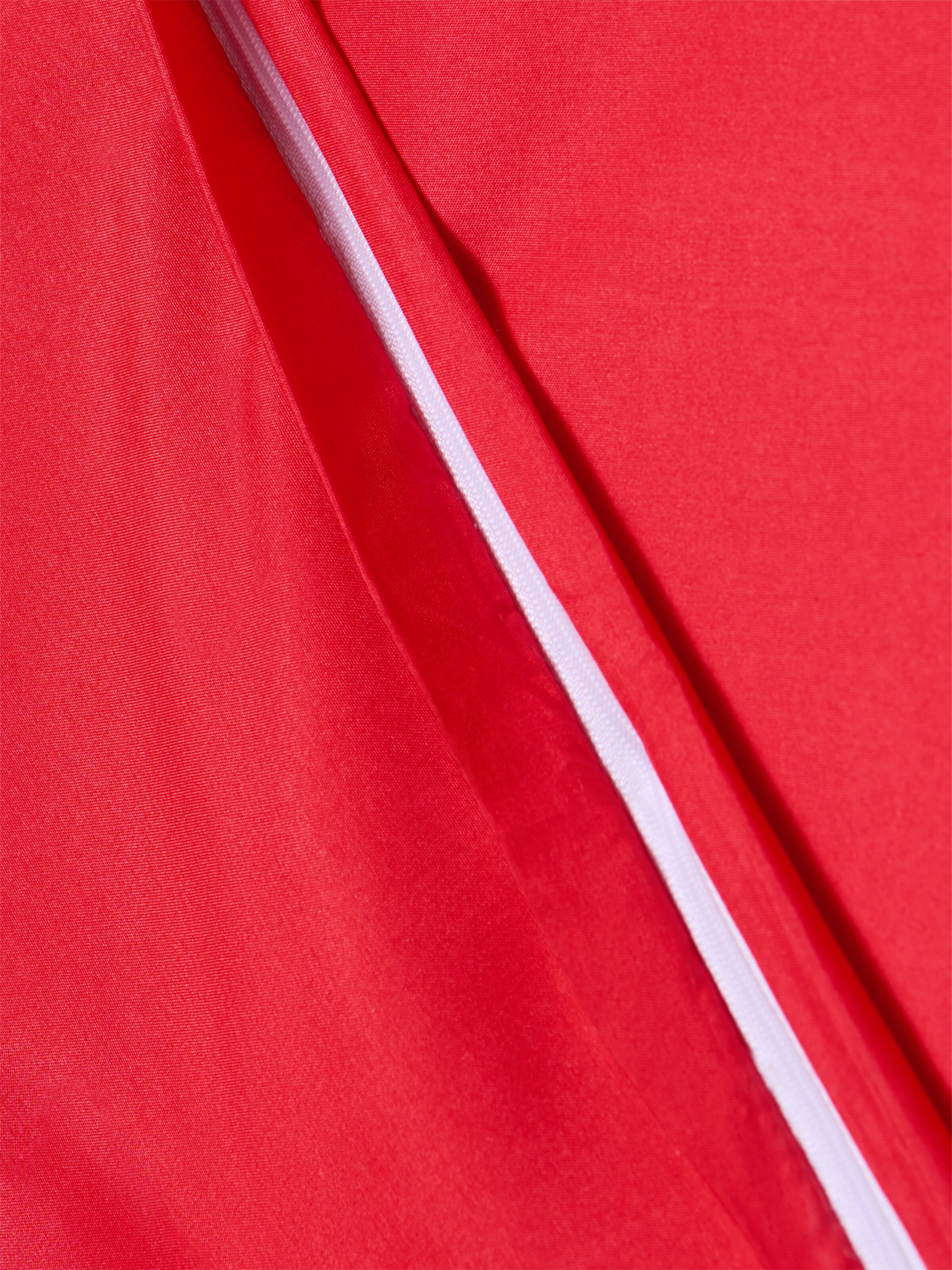 FC BAYERN MÜNCHEN Duvet Cover in Red