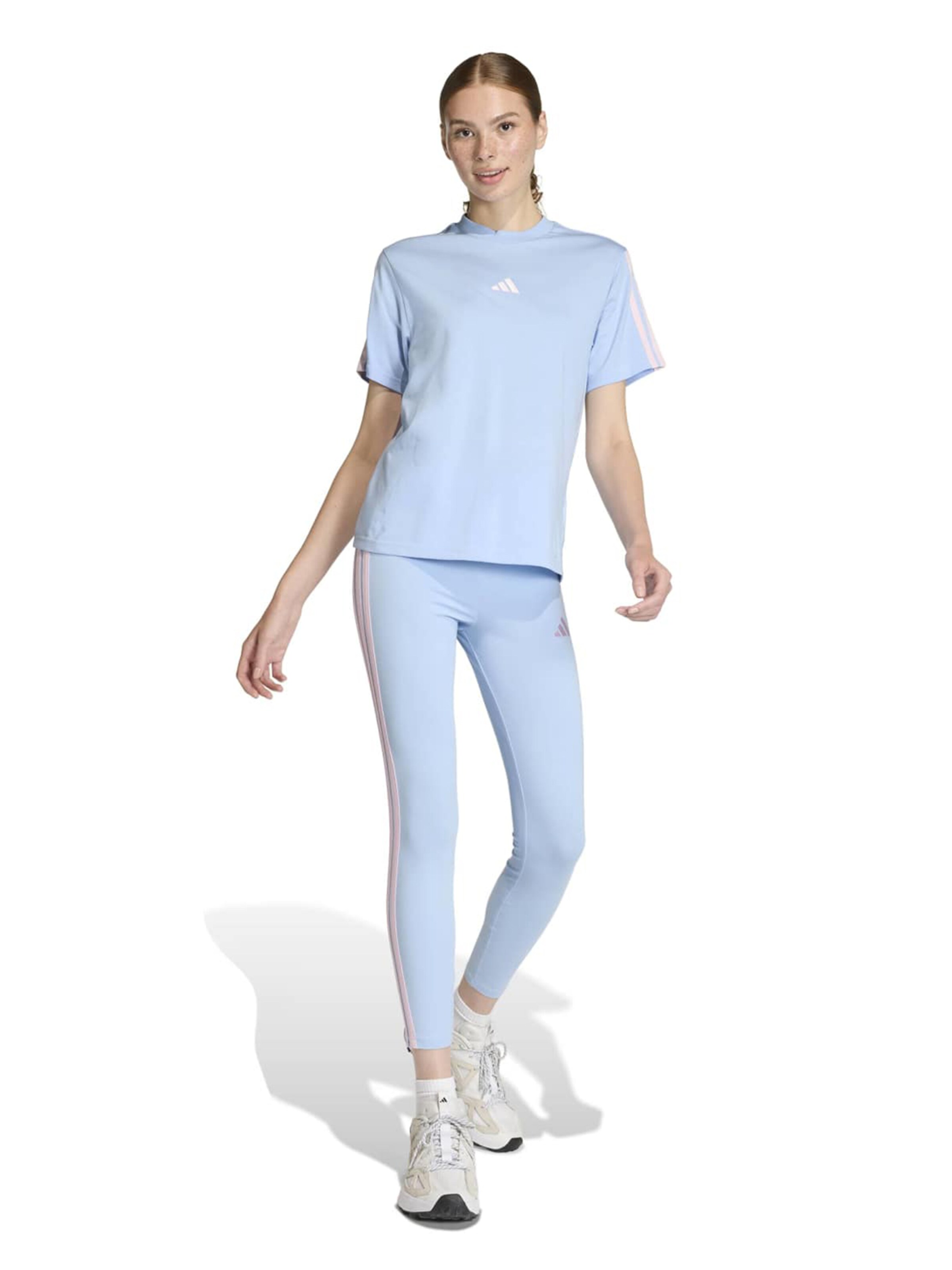 T-shirt fonctionnel ADIDAS SPORTSWEAR en bleu : devant