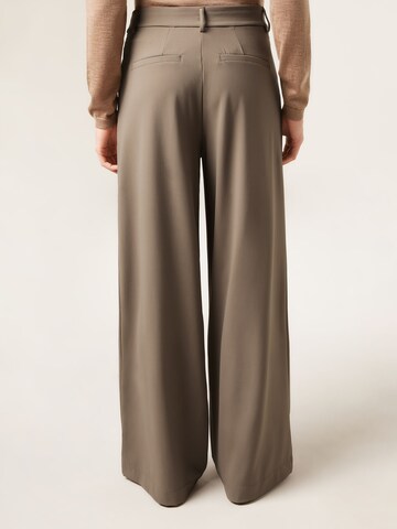 CALZEDONIA Wide Leg Hose ' Comfy Flex' in Braun