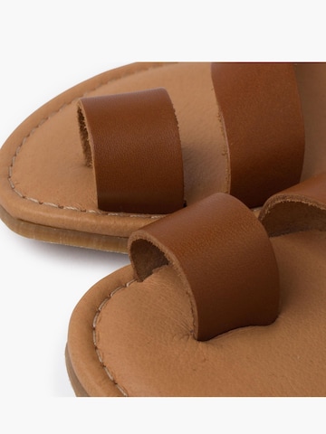 Sandalo di Pisamonas in marrone