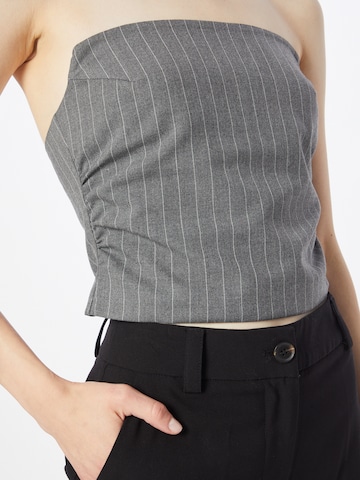 Oval Square Top 'Independent' in Grey