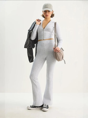 Tuta da jogging di Bianco Lucci in grigio: frontale