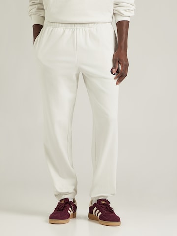 GAP Tapered Byxa i grå: framsida