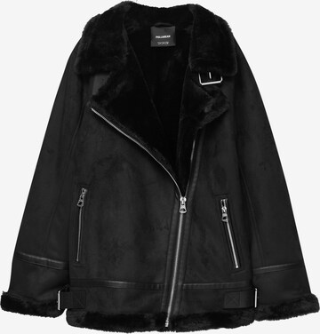 Pull&Bear Winter Jacket in Black: front