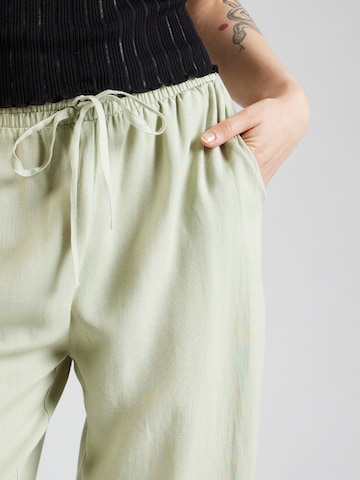 Regular Pantaloni 'PRICIL' de la VILA pe verde