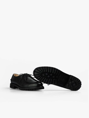 Chaussure à lacets 'Cameron' Scalpers en noir