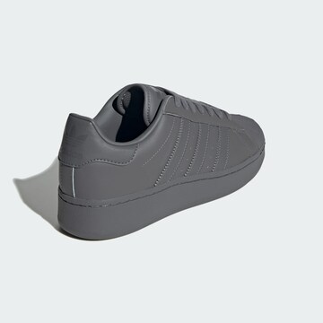 Baskets basses 'Superstar XLG' ADIDAS ORIGINALS en gris