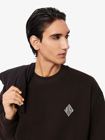 LACOSTE - Sweatshirt em castanho