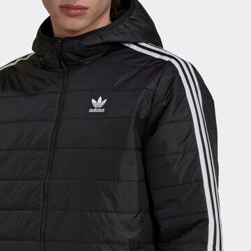 Palton de primăvară-toamnă 'Padded' de la ADIDAS ORIGINALS pe negru