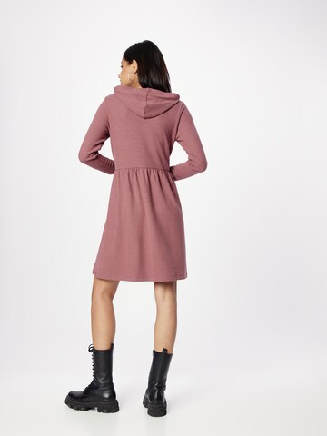 Robe 'Svenja' ABOUT YOU en rose