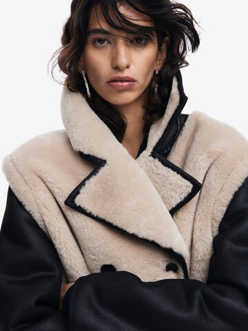 Desigual - Abrigo de invierno en marrón