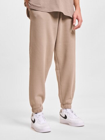 DEF Tapered Sporthose in Beige: Vorderseite