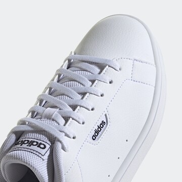 Baskets basses ADIDAS SPORTSWEAR en blanc