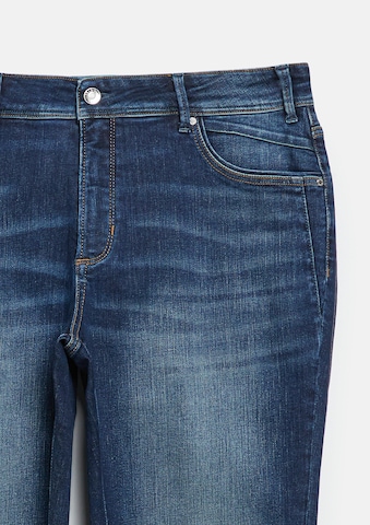 s.Oliver CURVE Slim fit Jeans in Blue
