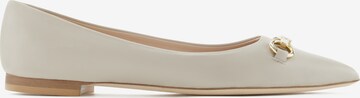 Isabel Bernard Pumps in Beige