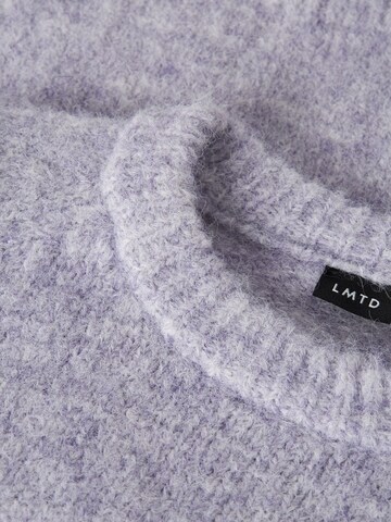 LMTD Sweater in Purple