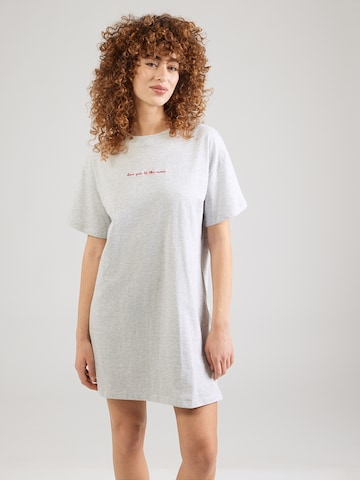 Cămăşi de noapte 'Moon' de la Hunkemöller pe gri: față