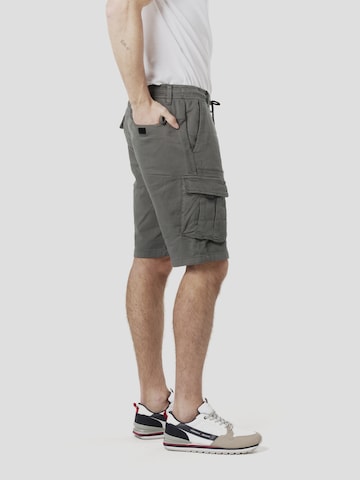 Loosefit Pantalon cargo KOROSHI en vert