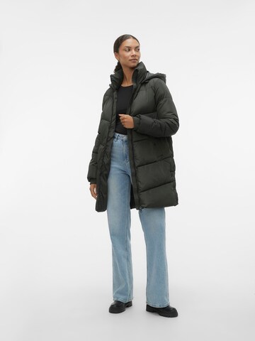 VERO MODA Zimní kabát 'Halsey' – zelená