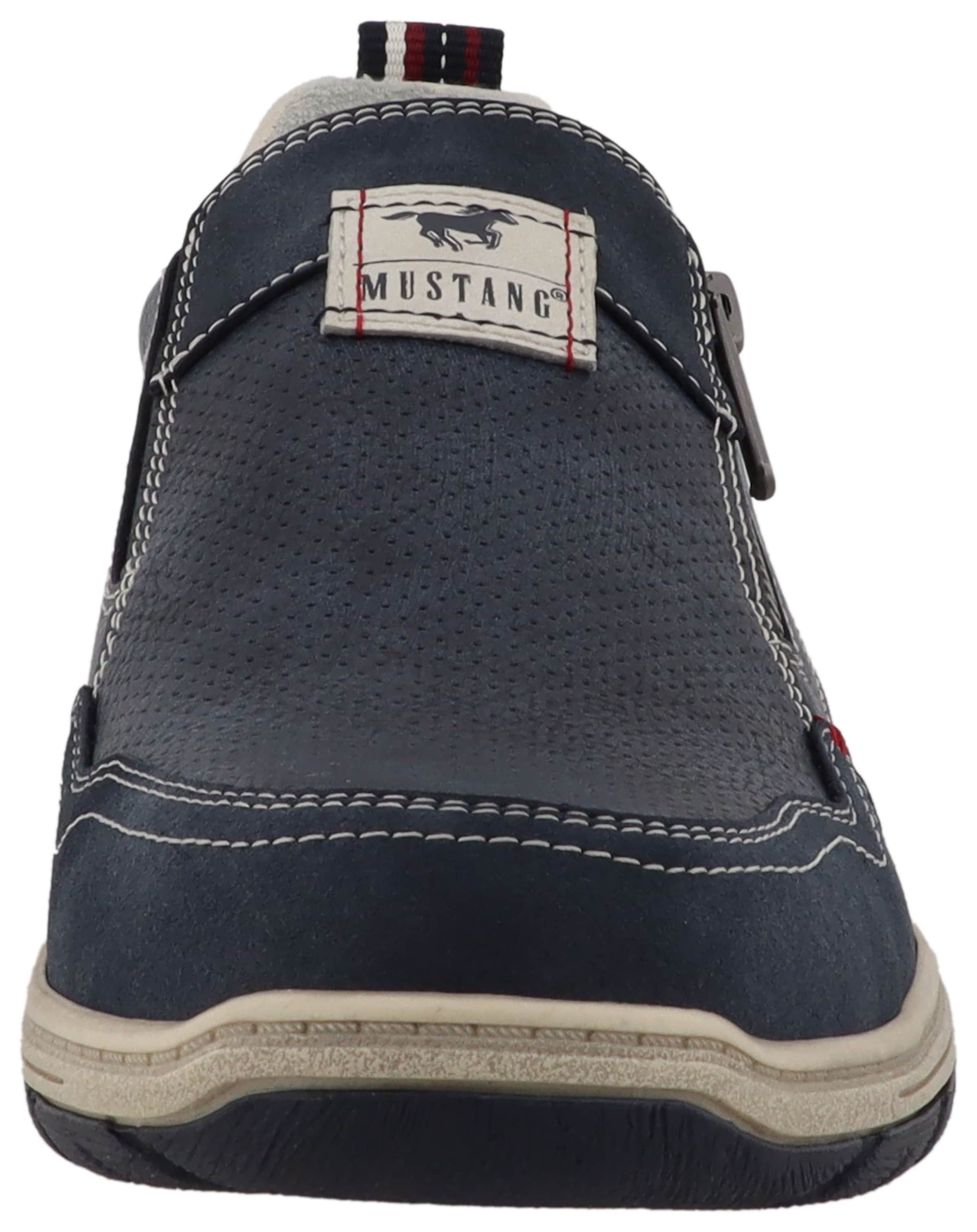 MUSTANG Slip-Ons in Blue