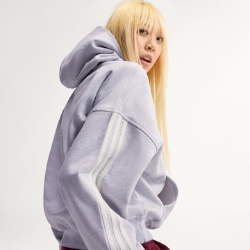 ADIDAS ORIGINALS Sweatshirt i grå