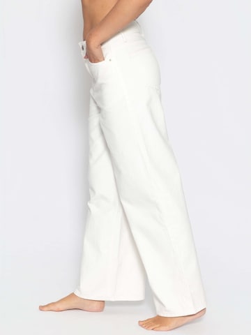 SASSYCLASSY Loosefit Hose‌‌‌ in Weiß