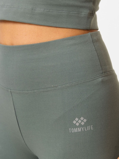 Tommy Life Trainingspak in L in de kleur Groen, Productweergave