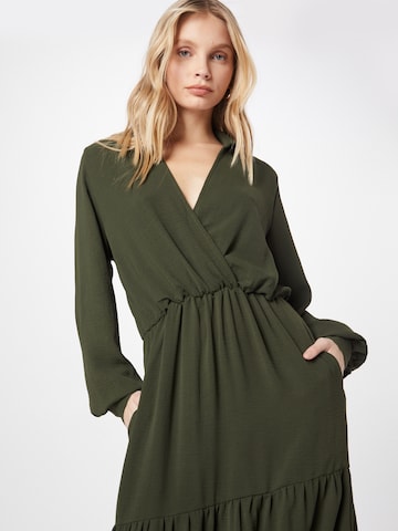 Robe AX Paris en vert