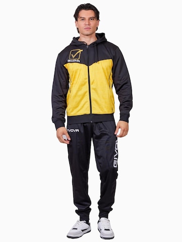 Completo sportivo 'Tuta sportiva Unisex Givova Visa in triacetato TR018 TUTA VISA TRIACETATO GIVOVA' di Givova in giallo: frontale