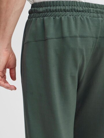Tapered Pantaloni 'Braidy' di North Bend in grigio