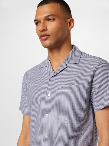 Clean Cut Copenhagen Regular fit Button Up Shirt 'Julius Seersucker' in Blue