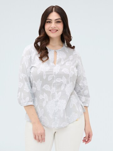 Fiorella Rubino Blouse in White: front