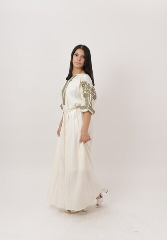 Elara Jurk in Beige